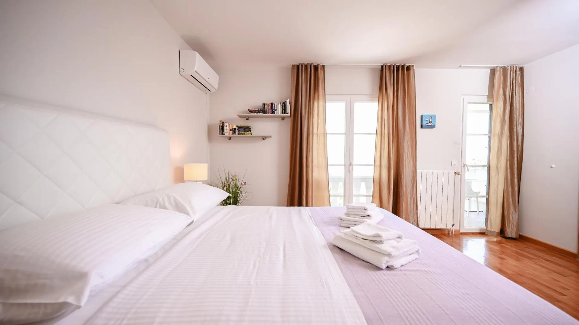 Villa Mirela Vrbnik  Bed & Breakfast