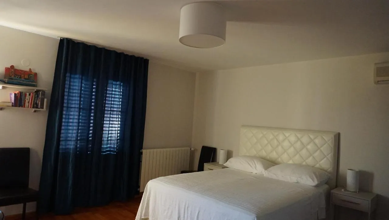 Villa Mirela Vrbnik Bed & Breakfast
