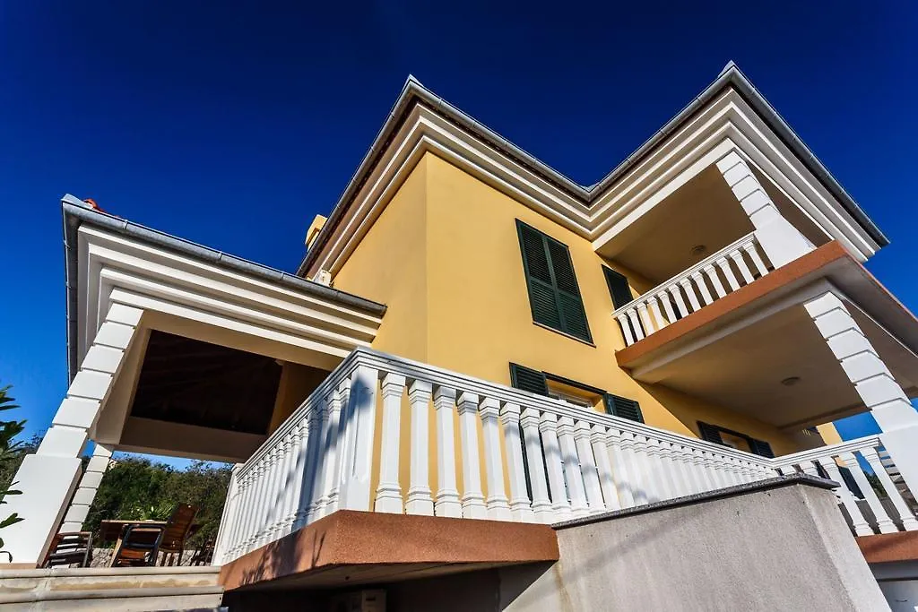 Villa Mirela Vrbnik Bed and Breakfast